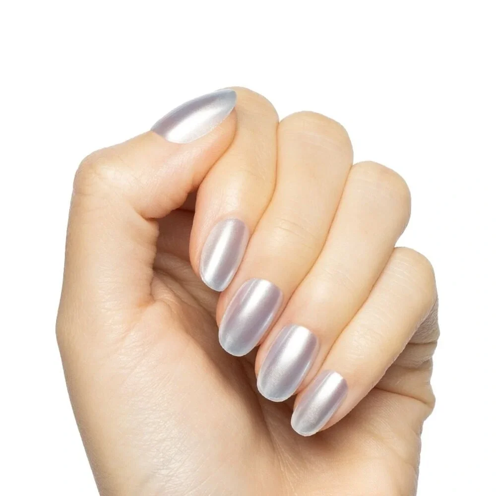 Olive & June Mani Maximalist Instant Press-On Nails Round Short Sky Chrome